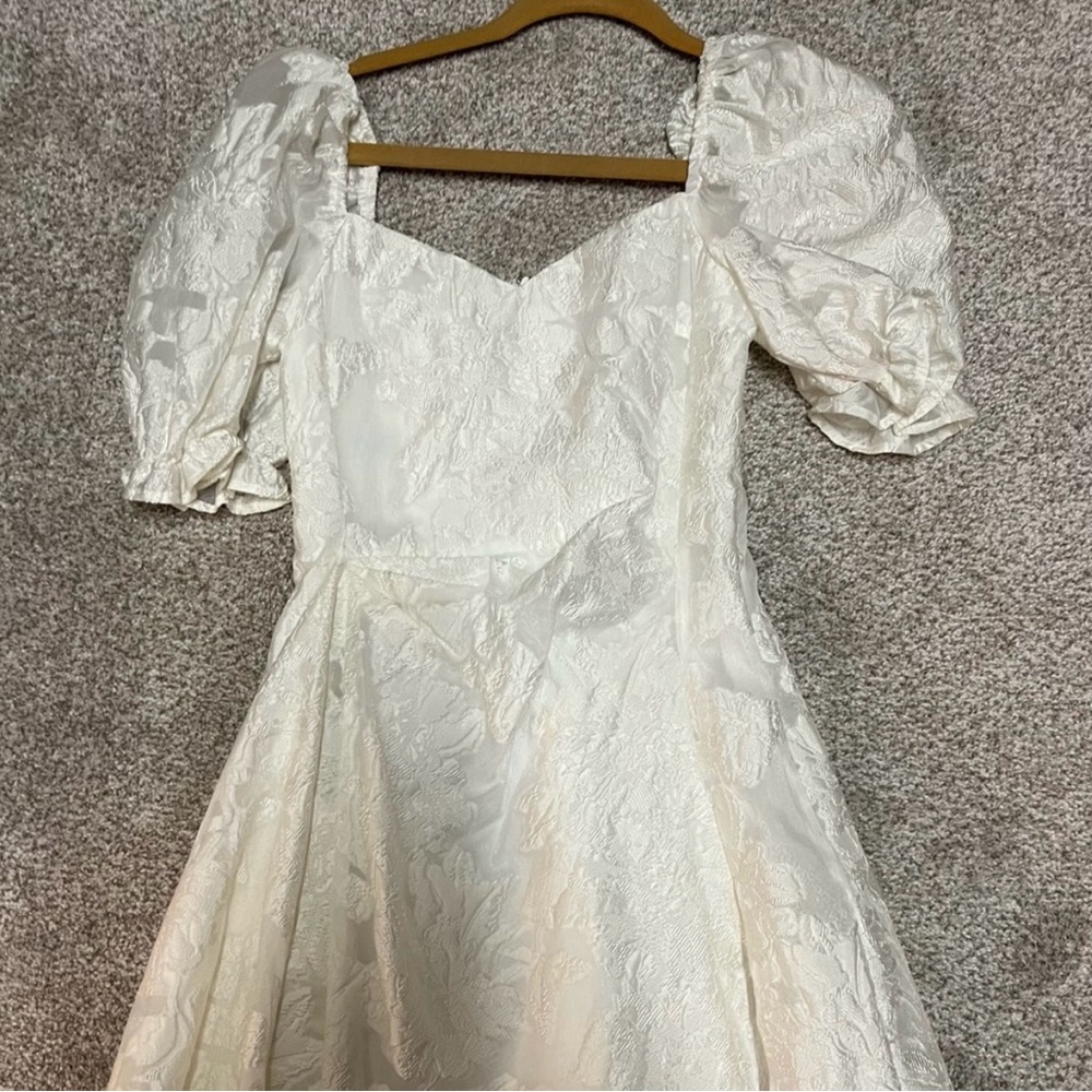 BRAILEY MINI DRESS - PUFF SLEEVE FIT AND FLARE DRESS IN WHITE